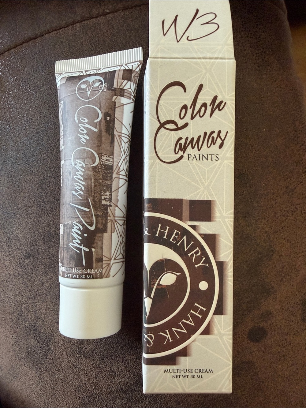 Hank & Henry Color Canvas Paints W3(Warm Undertones) Eyeshadow Base